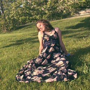 Lulu's GORGEOUS navy floral dress!✨